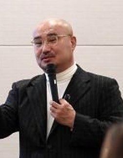 홍성민 위원